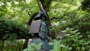 藤森神社の神鎧像