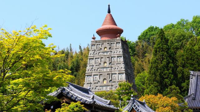洛北の妙満寺の巨大な仏舎利大塔