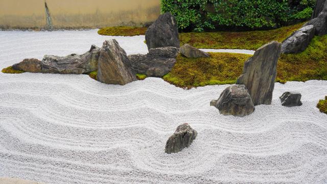 京都大徳寺塔頭瑞峯院の枯山水庭園の独坐庭（方丈前庭園）