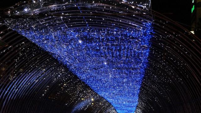 夏の夜に開催される京の七夕の堀川会場の幻想的な光の天の川 2013年8月8日