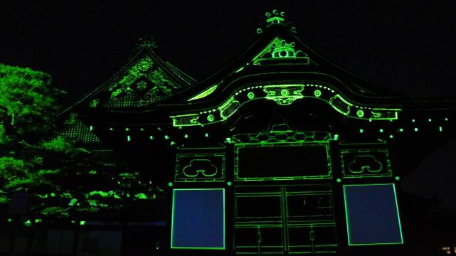 夏の夜に開催される京の七夕の堀川会場の二条城二の丸御殿のプロジェクションマッピング 2013年8月8日