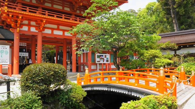 上賀茂神社の玉橋と新緑