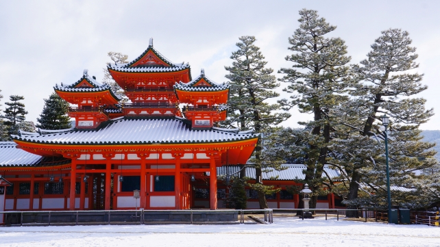 Kyoto Heian-jingu Shrine snow winter へいあんじんぐう 雪 銀世界 神聖 冬 蒼龍楼