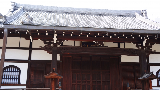 長香寺の本堂