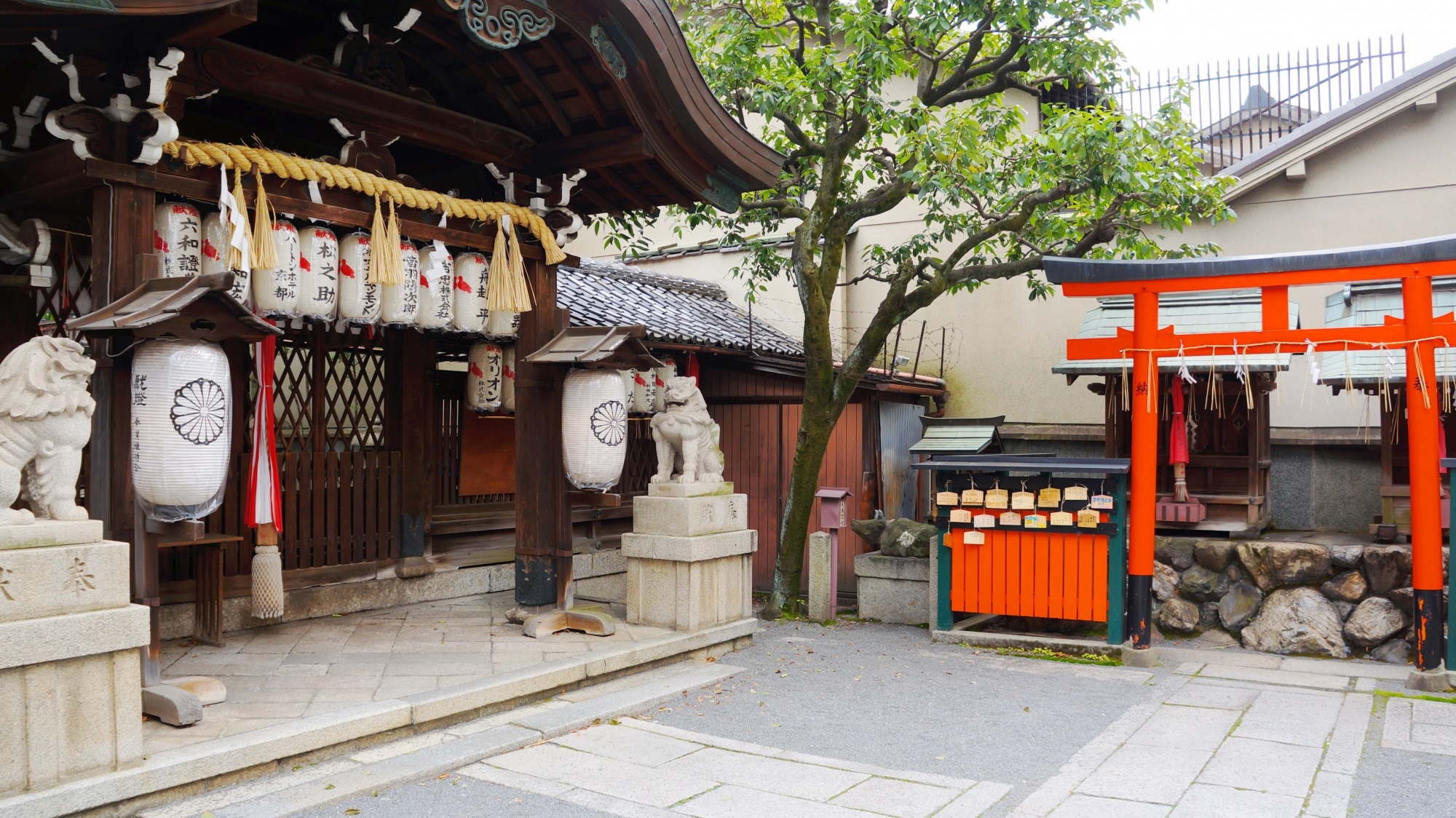 御所八幡宮　京都の御池の八幡さん　安産と幼児の守り神
