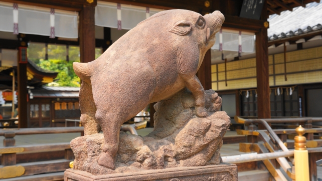 いのしし神社と呼ばれる護王神社の狛猪