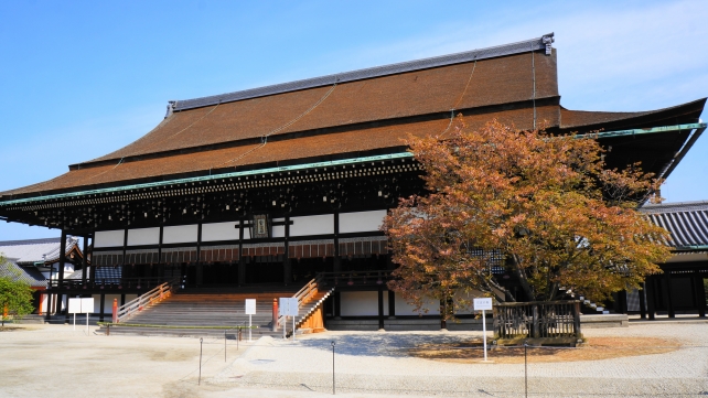 京都御所の大きな紫宸殿