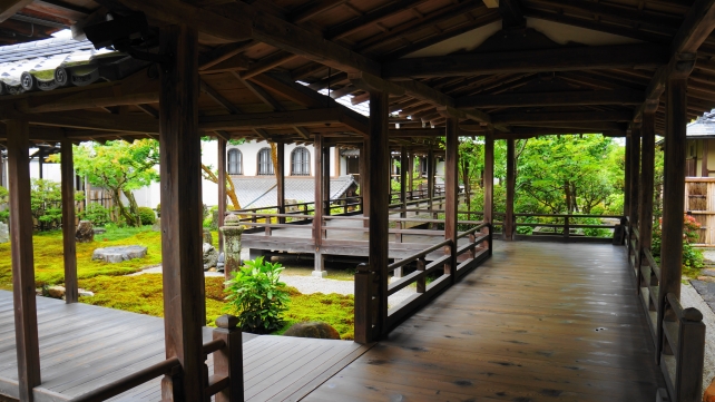 南禅寺六道庭の時代劇風の回廊