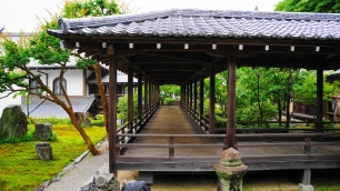 南禅寺の六道庭の趣きある渡り廊下
