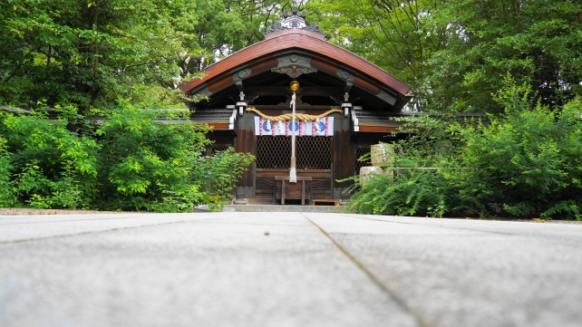 梨木神社の中門と本殿
