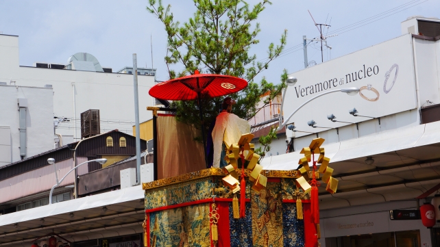 祇園祭の前祭の山鉾巡行での白楽天山（はくらくてんやま）