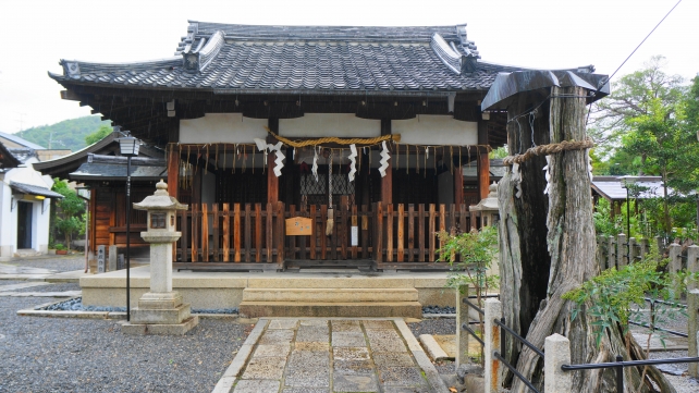 六請神社の本殿