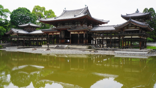 改修前の京都宇治の平等院鳳凰堂