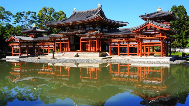 京都宇治の平等院鳳凰堂と水鏡