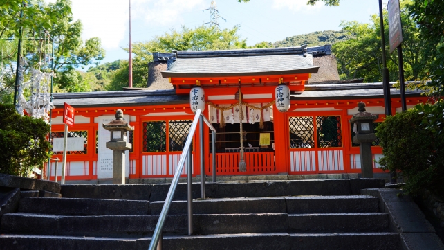 宇治神社の中門