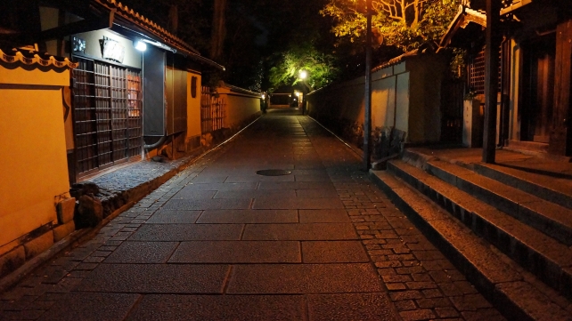 風情ある京都ねねの道の夜景
