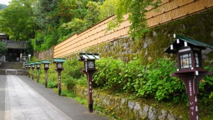 長楽寺の山門前の美しい参道