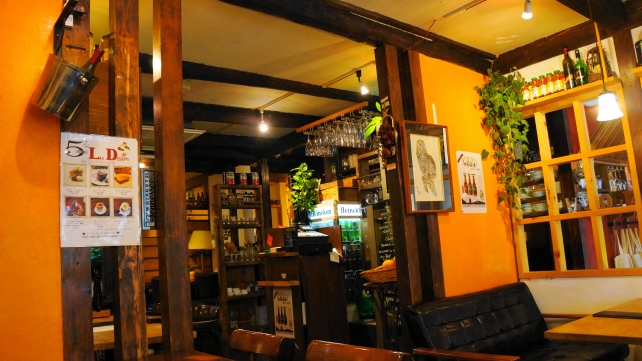 京都御幸町のお洒落な町家のサンクカフェ（cinq cafe）の店内