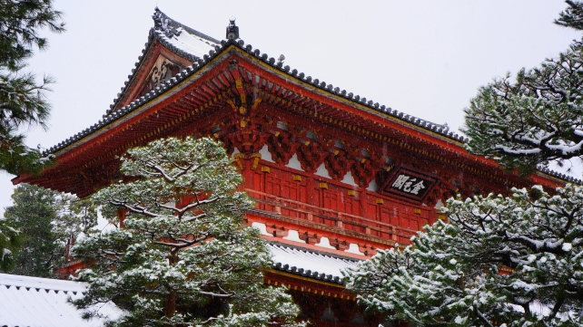 大徳寺 雪化粧 山門
