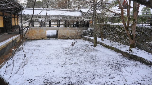 南禅寺 冬 法堂 回廊 雪化粧