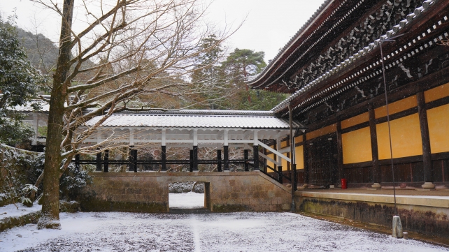 南禅寺 法堂 回廊 雪