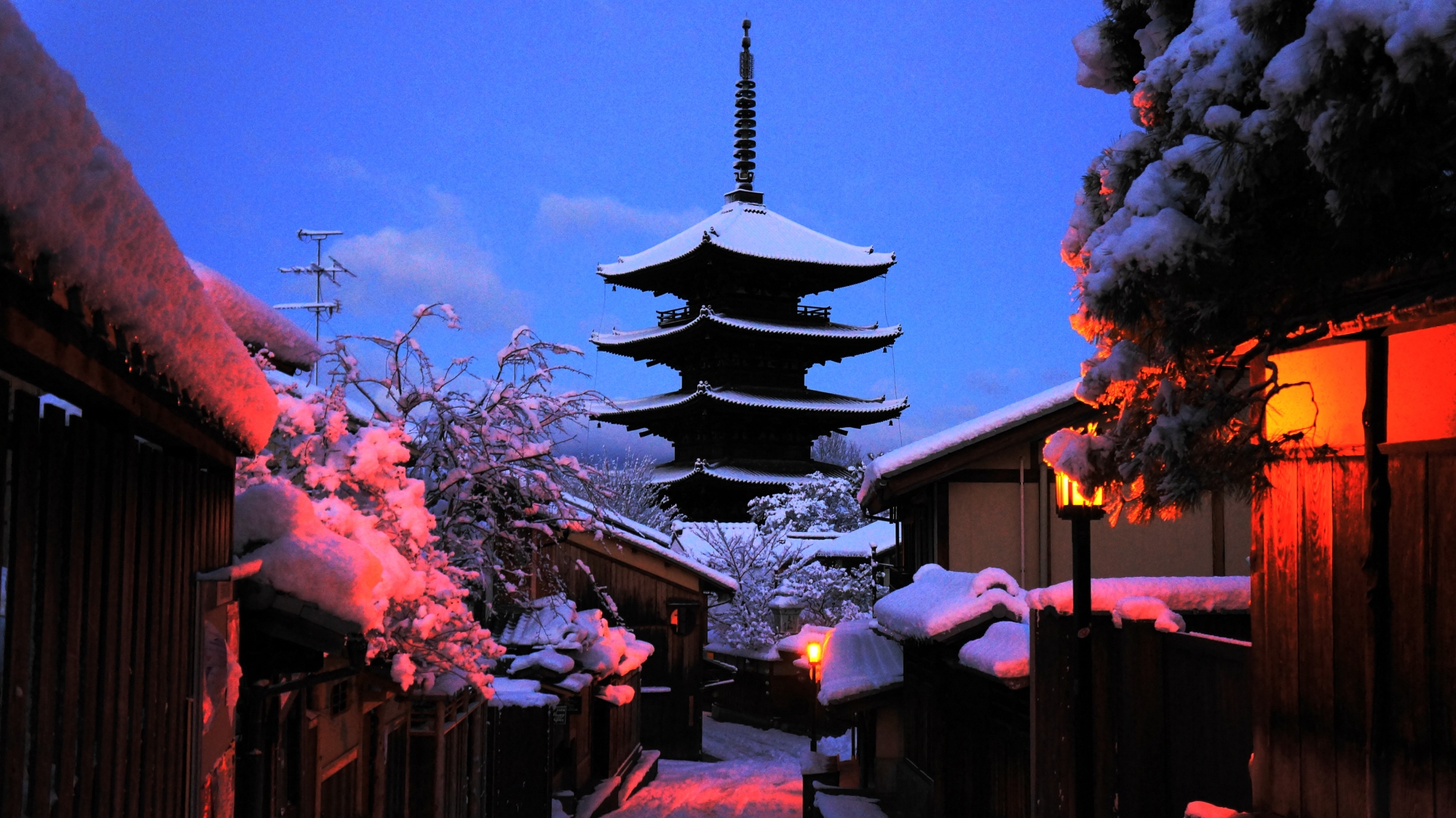 八坂の塔の雪景色