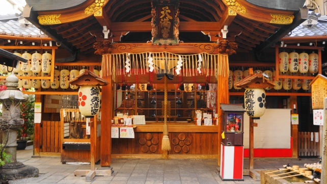 商売繁盛学業学問の神様の京都錦天満宮の本殿