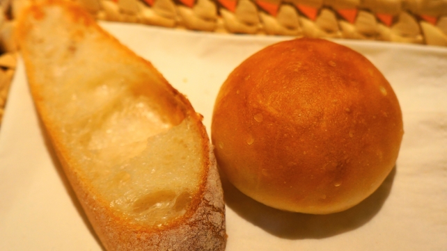 町家の欧州料理ろんくす（Rhoncus）のパン