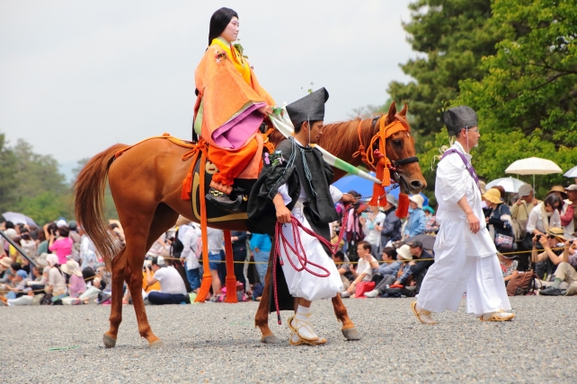 葵祭の斎王代列のお馬さん
