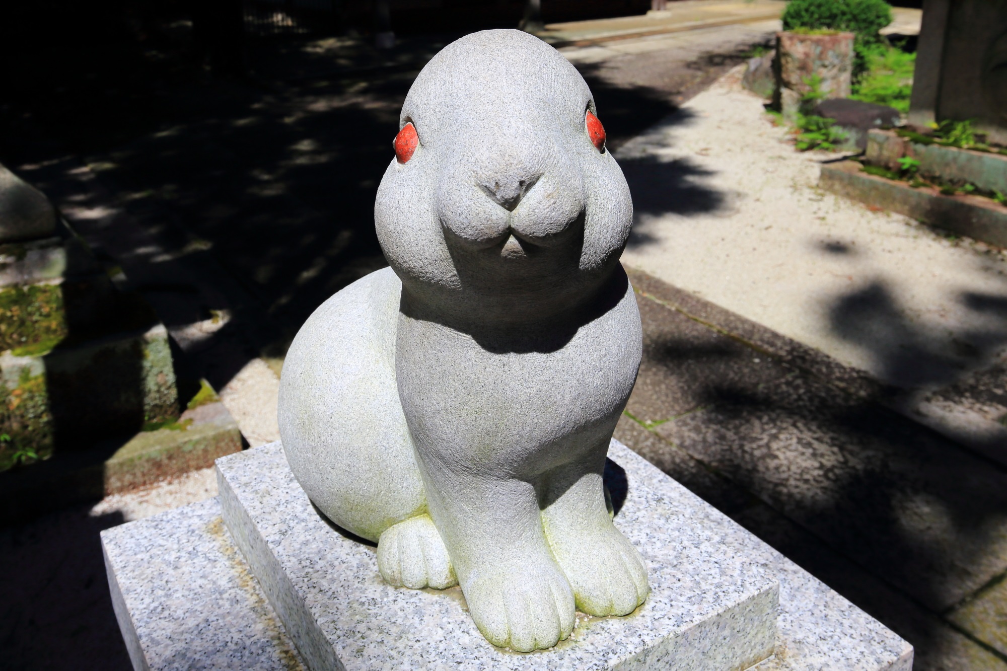 岡崎神社の狛うさぎ
