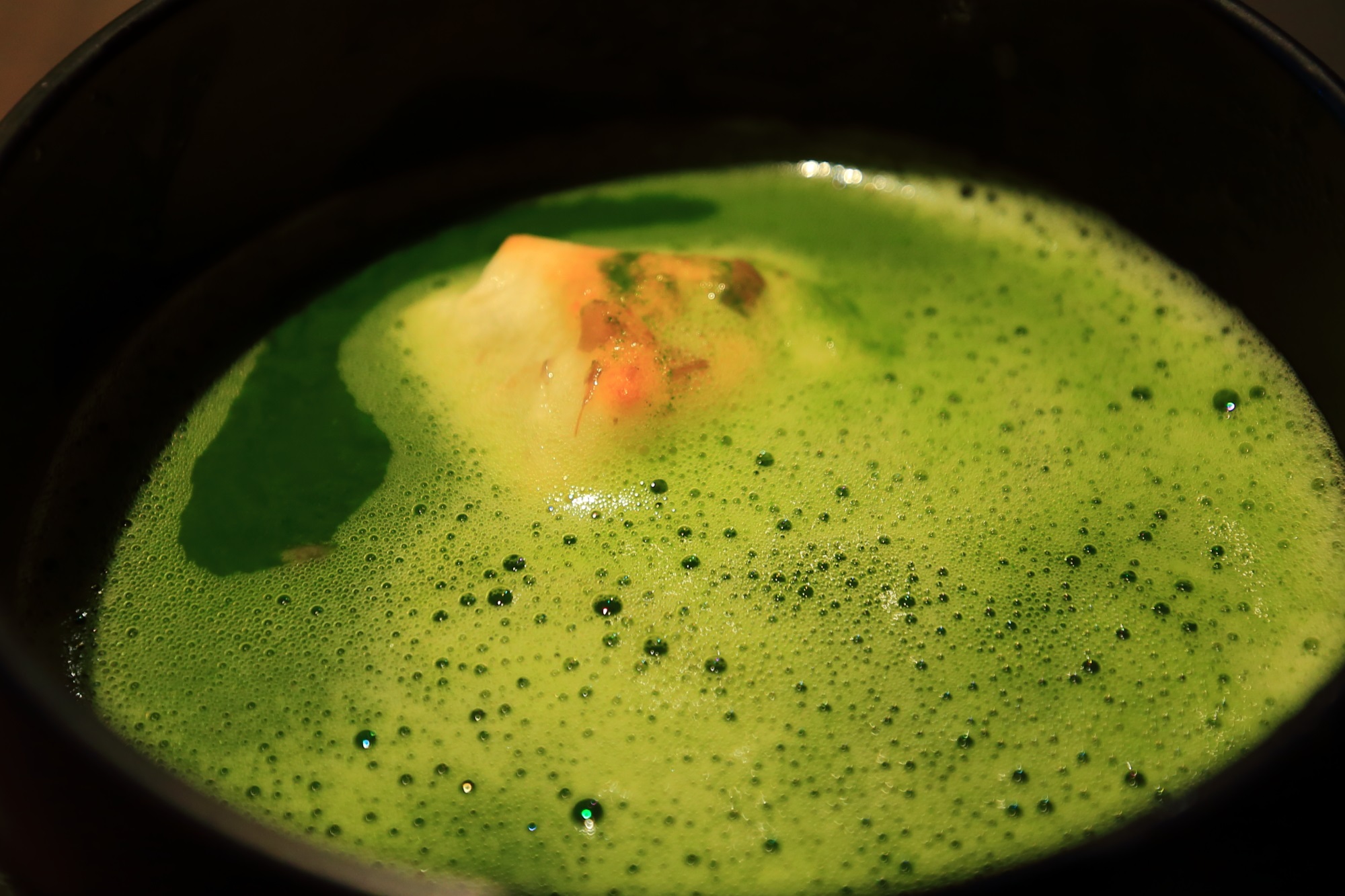 人気の甘味処の茶寮翠泉（さりょうすいせん）の栗抹茶ぜんざい