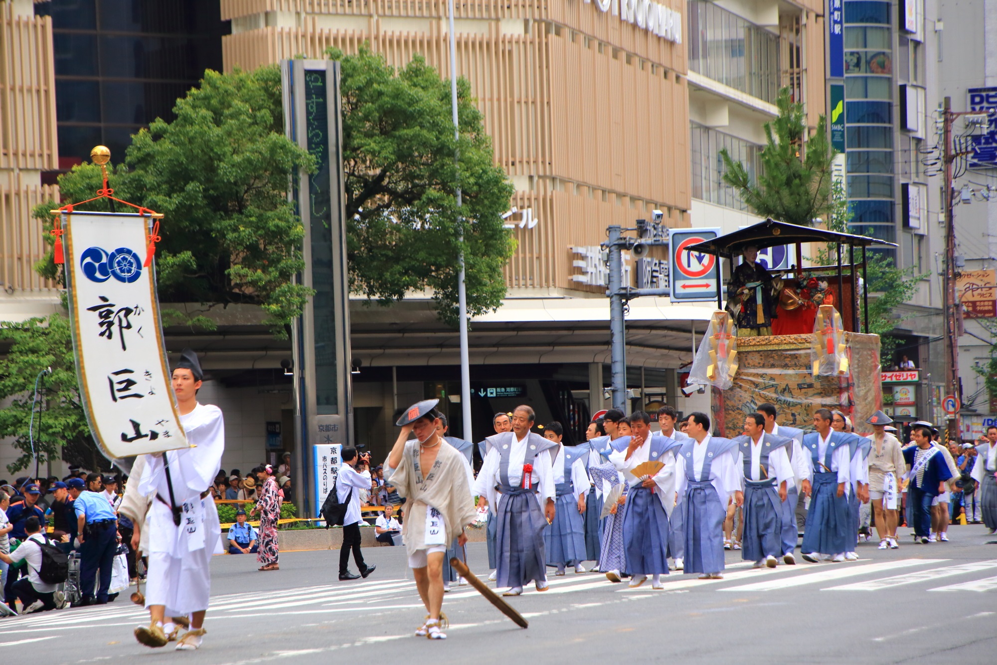 日本三大祭の祇園祭の山鉾巡行の郭巨山