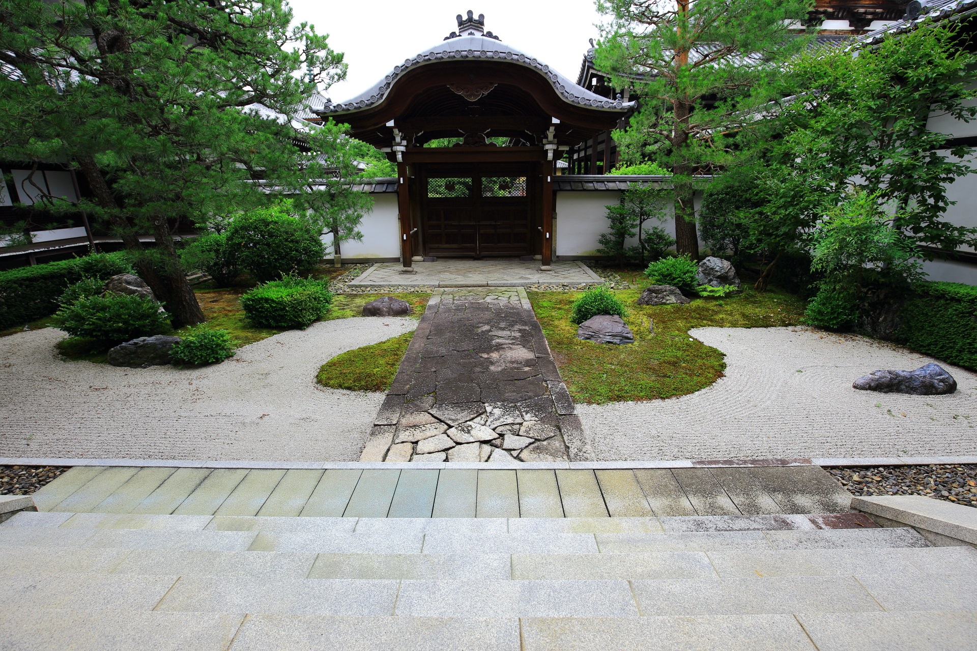 A garden called Tunashino-niwa in Honpo-ji Temple in Kyoto,Japan