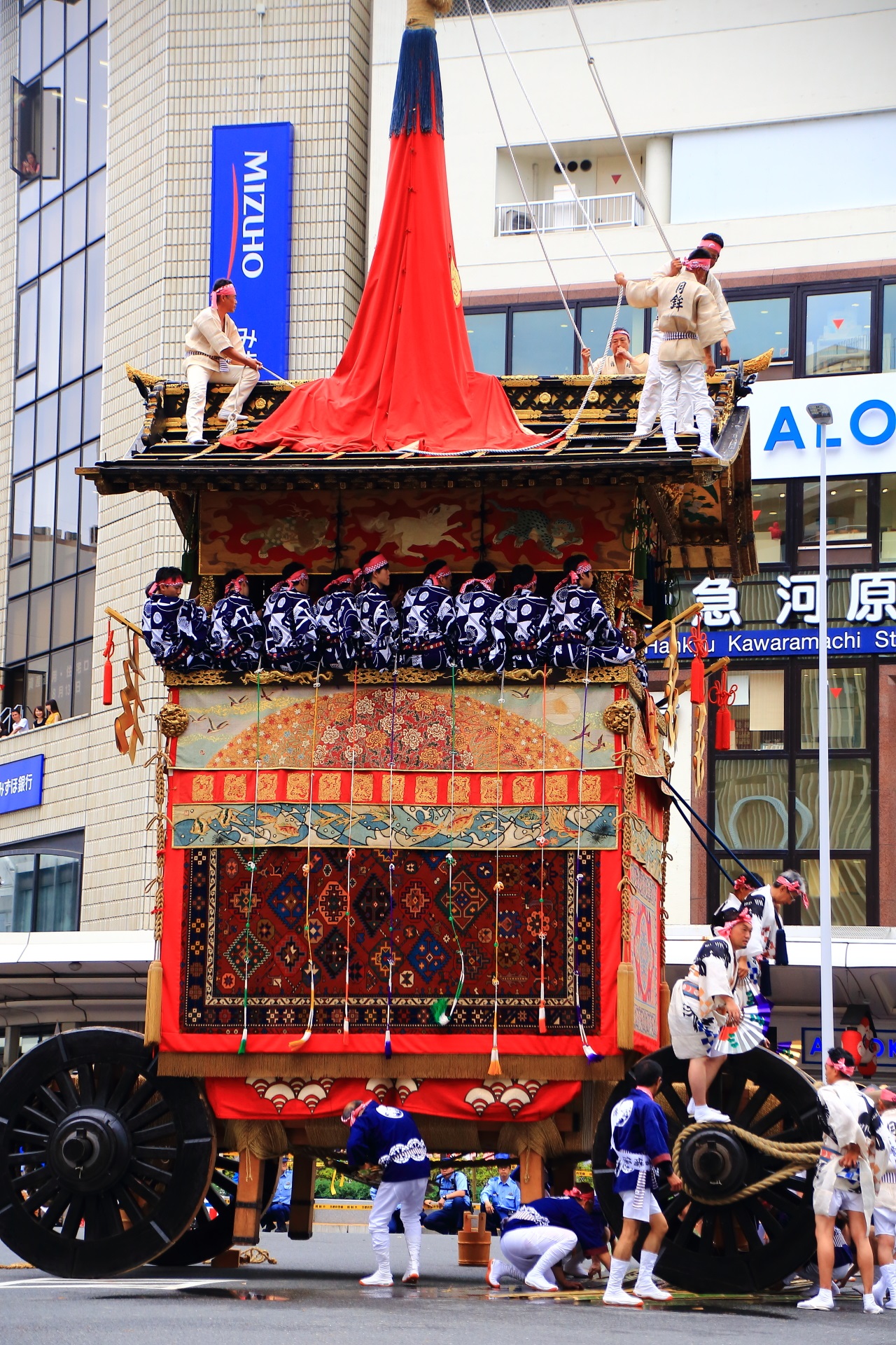 Tsuki-Hoko appeared in Gion-Matsuri Festival