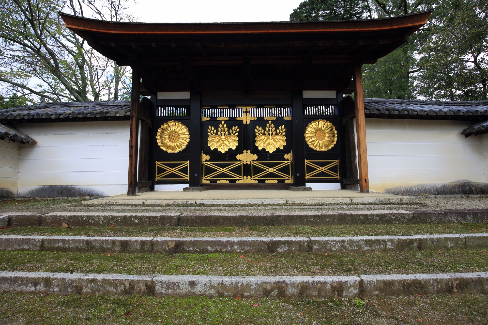 醍醐寺三宝院の国宝の唐門