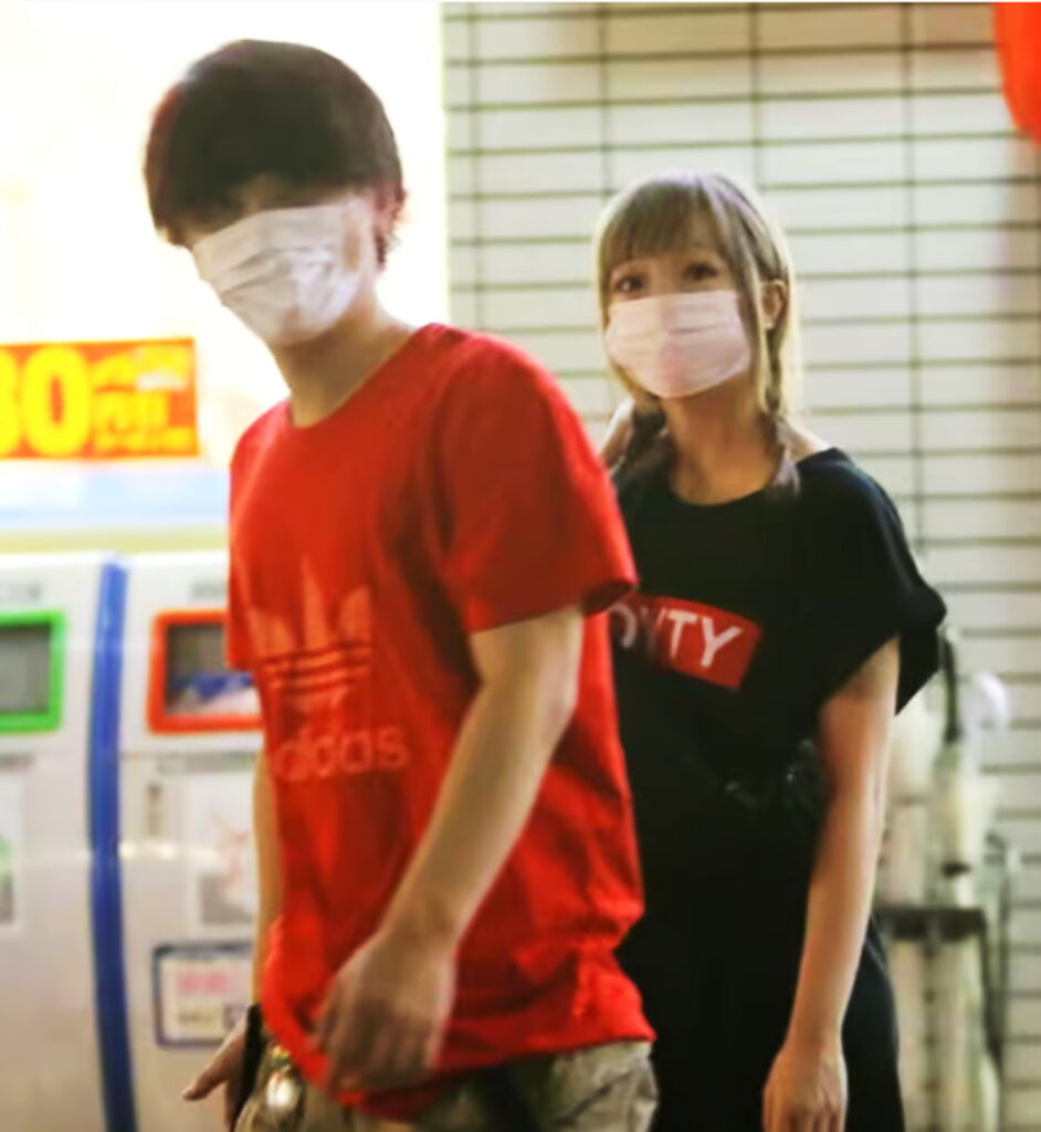 きゃりーぱみゅぱみゅ FRIDAY